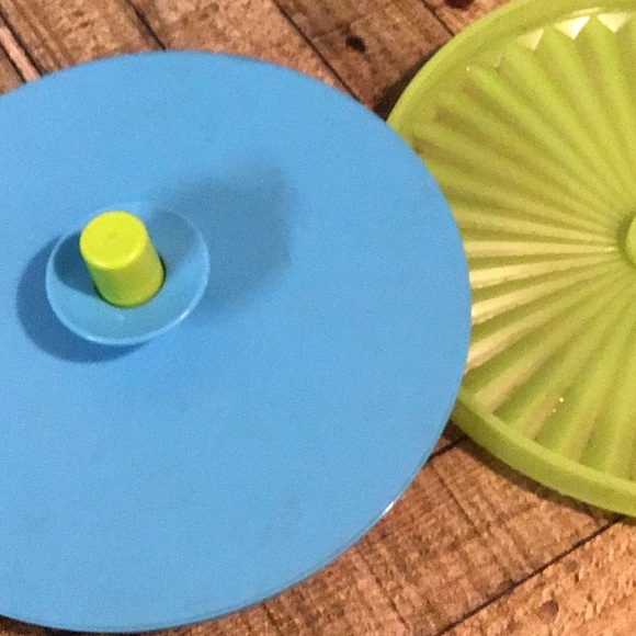 Tupperware large pitcher - Picture 5 of 6